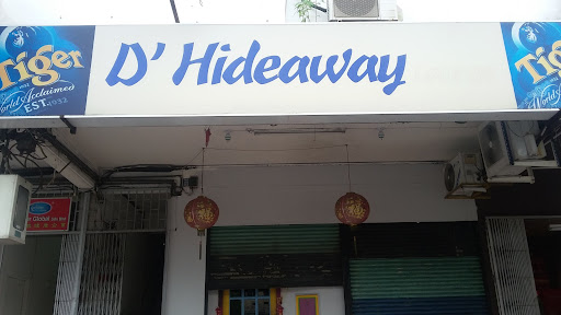 D'Hideaway