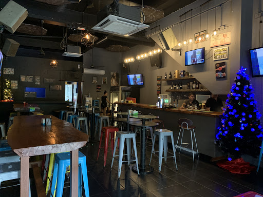 EAGER BISTRO & LOUNGE MIRI