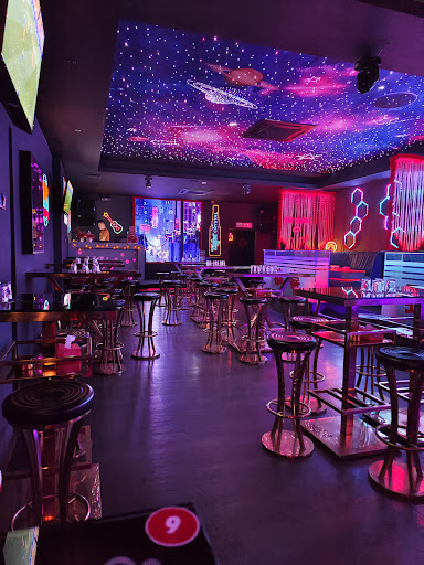 V1 Karaoke & Pub