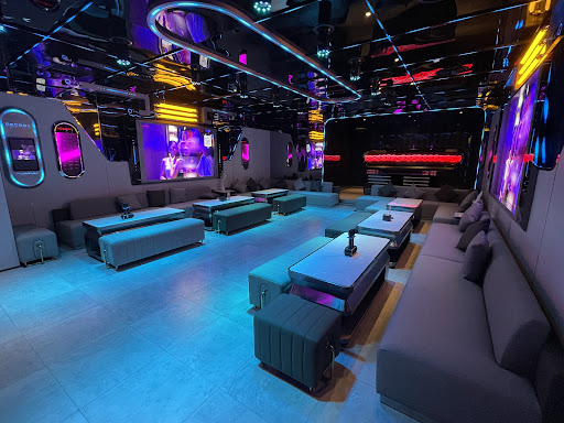 Red Box Karaoke 1st Avenue