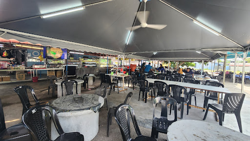 Restoran King Kari Kepala Ikan Pantai Remis