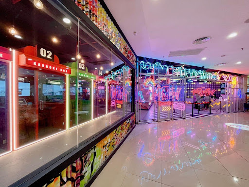 Rock ‘n’ Roll Karaoke - Plaza Merdeka