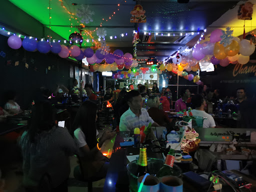 Champs Pub