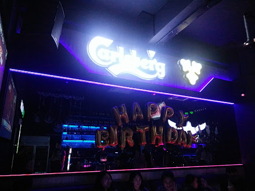 Karaoke Keluarga Bintang Ternama