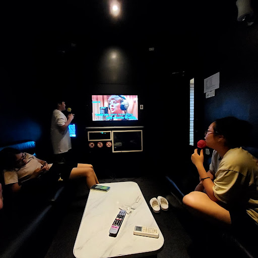 Kara Zone Family Karaoke