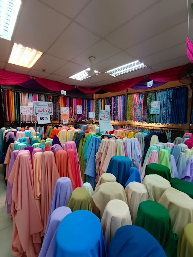 KEDAI KAIN PELUANG KARISMA GUA MUSANG