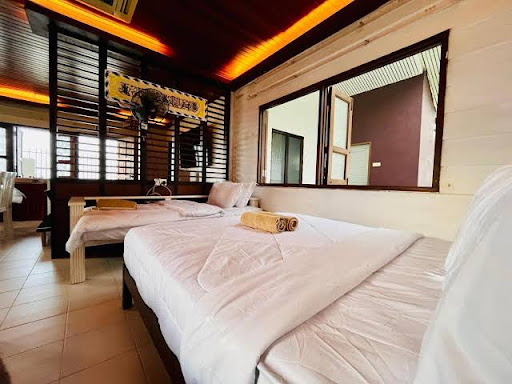 Beach-Front Mini-Chalet - Private Beach Access, KTV, Seaview Pool, BBQ and Beyond! - Holiday Home